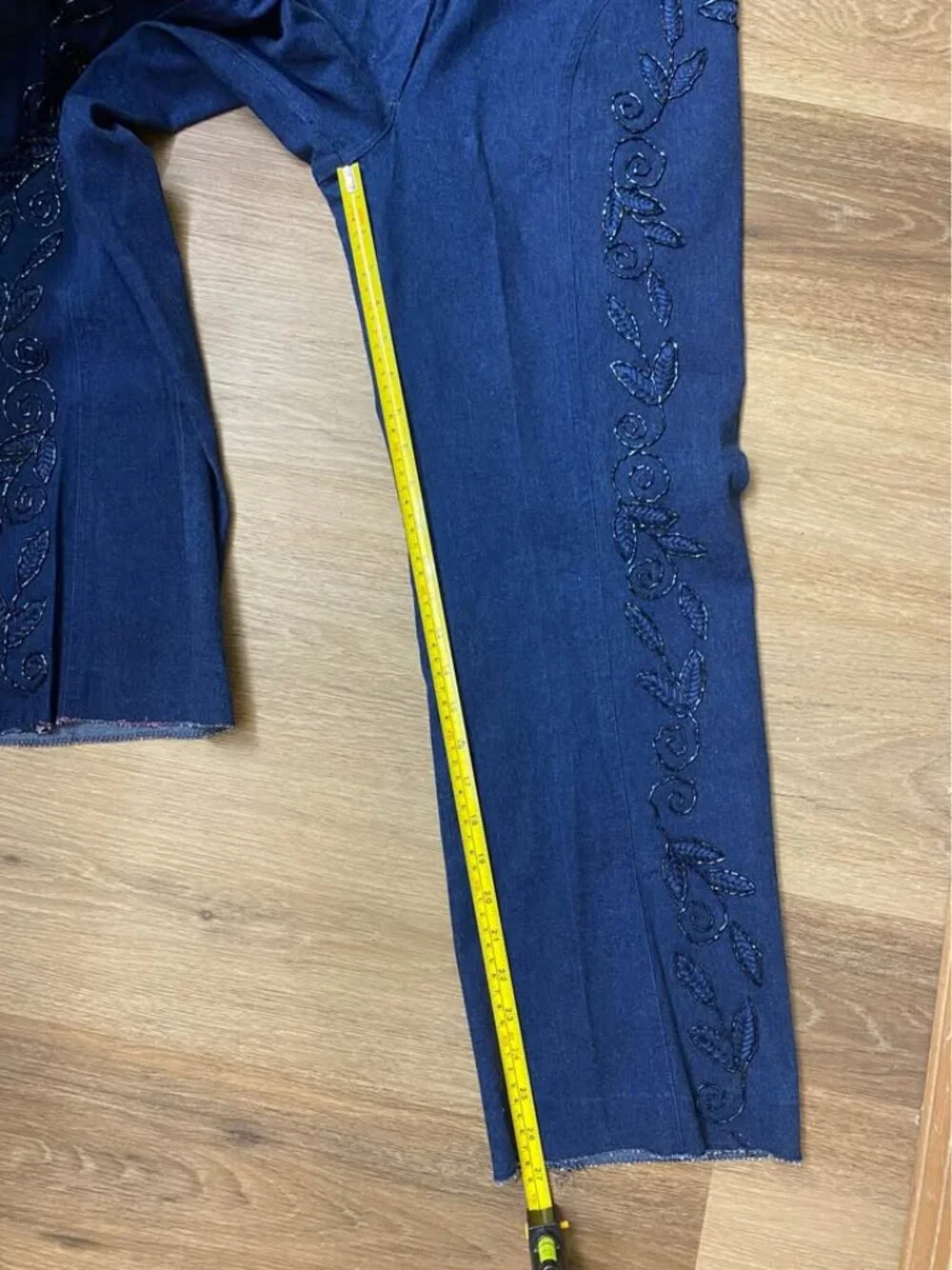 REDD Jeans Size 8 Dark Wash Embroidered Beaded Wide Leg Jeans Y2K Boho Capri